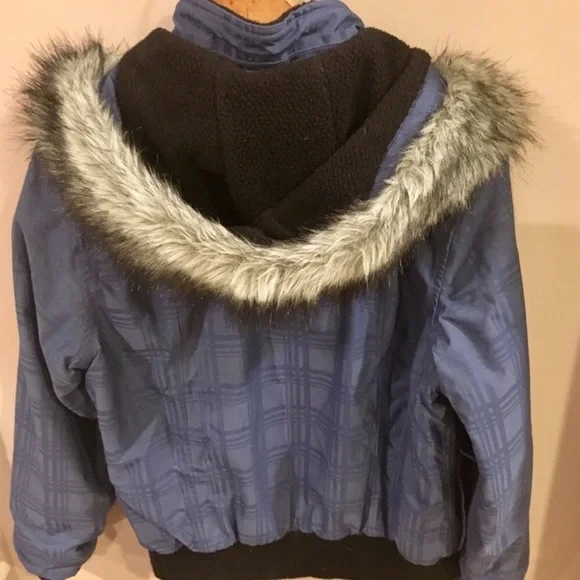 Woolrich Puffer Jacket w/ Removable Hood - Picture 2 of 13